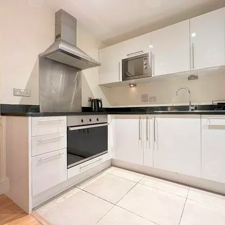 Image 4 - Rodman House, 2 Larson Walk, Millwall, London, E14 9HY, United Kingdom - Apartment for sale