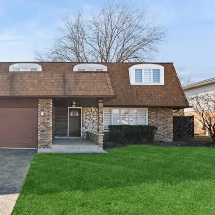 Buy this 4 bed house on 10454 Winter Park Drive in Palos Hills, IL 60465