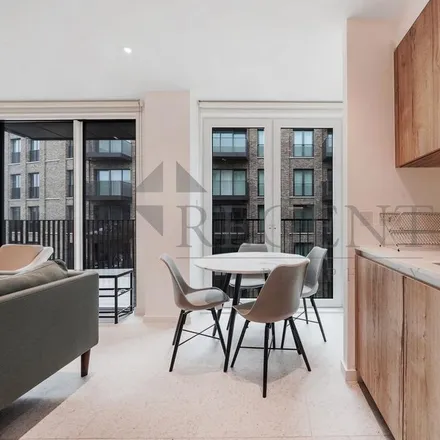 Image 6 - Georgette Apartments, 2 Cendal Crescent, London, E1 2GA, United Kingdom - Apartment for rent