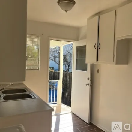 Image 4 - 10127 Tujunga Canyon Blvd, Unit 10127 - Apartment for rent