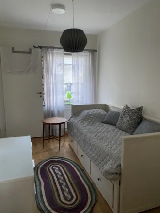 Rent this 1 bed room on Trombongatan 13 in 421 51 Gothenburg, Sweden