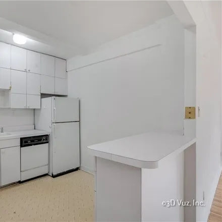 Image 2 - 915 East 17th Street, New York, NY 11230, USA - Condo for sale