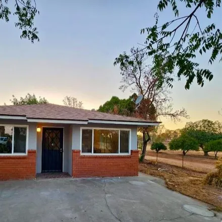 Buy this 3 bed house on 7542 East Herndon Avenue in Clovis, CA 93619