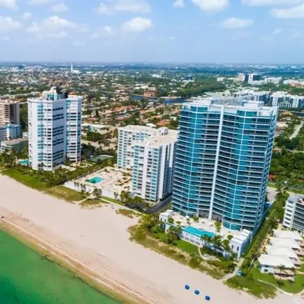 Buy this 3 bed condo on 1582 South Ocean Boulevard in Lauderdale-by-the-Sea, Broward County