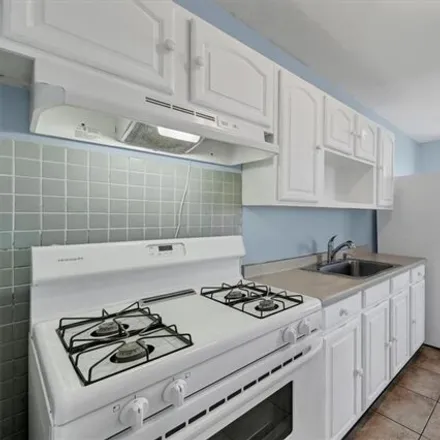 Image 4 - 2630 Kingsbridge Terrace, New York, NY 10463, USA - Apartment for sale