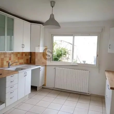 Rent this 3 bed apartment on 24 Grande Rue in 91650 Breuillet, France