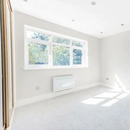 Image 2 - Norbury Court Road, London, SW16 4HZ, United Kingdom - Apartment for rent