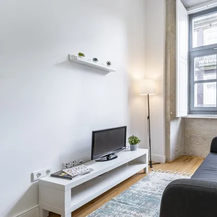 Rent this 1 bed apartment on Big Fashion in Rua de Santo Ildefonso, 4000-465 Porto