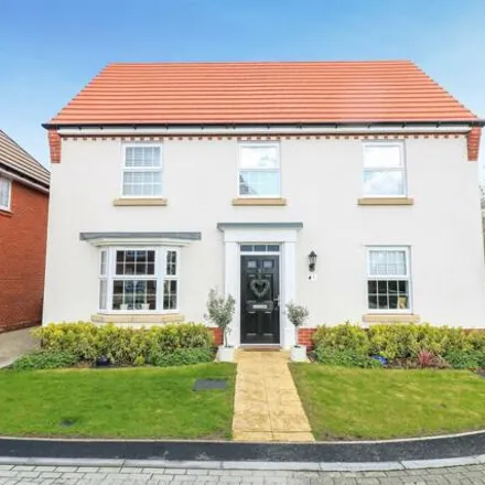 Buy this 4 bed house on Sandwoch Close in Hatfield Peverel, CM3 2GE