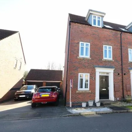 Buy this 4 bed duplex on Warwick Close in Bourne, PE10 0WW