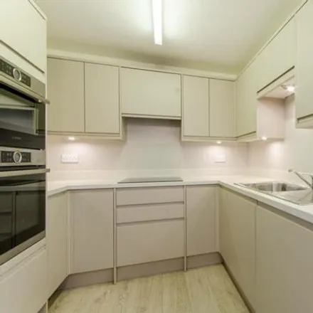 Image 3 - Finchley Central, Nether Street, London, N3 1RJ, United Kingdom - Apartment for rent