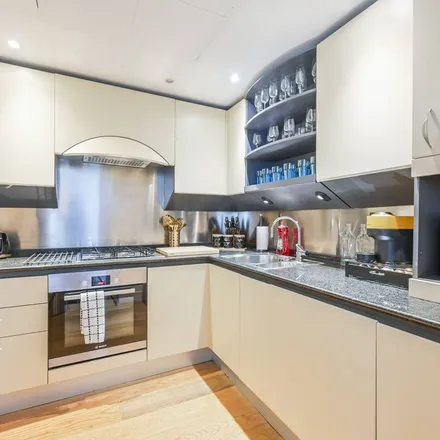 Rent this 2 bed apartment on 7 Westferry Circus in Canary Wharf, London