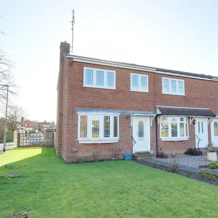 Rent this 3 bed townhouse on Norfolk Close in Market Warsop, NG20 0EZ