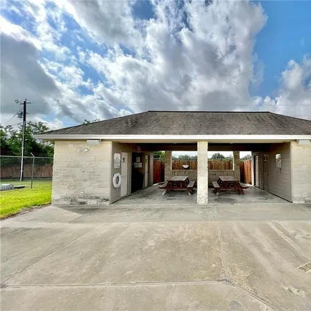 Image 3 - 898 Live Oak Drive, Victoria County, TX 77968, USA - House for sale