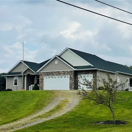 Buy this 3 bed house on 5579 Carmont Avenue Southwest in Tuscarawas Township, OH 44662