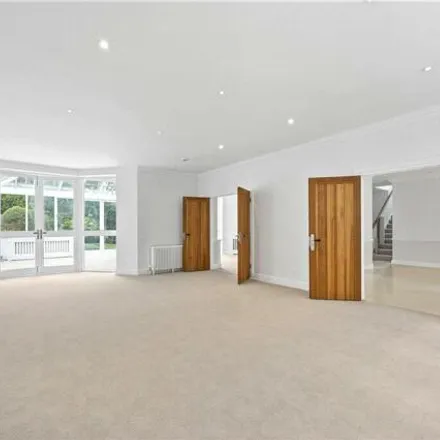 Image 2 - Coombe Hill Road, Kingston Upon Thames, Great London, Kt2 - House for rent