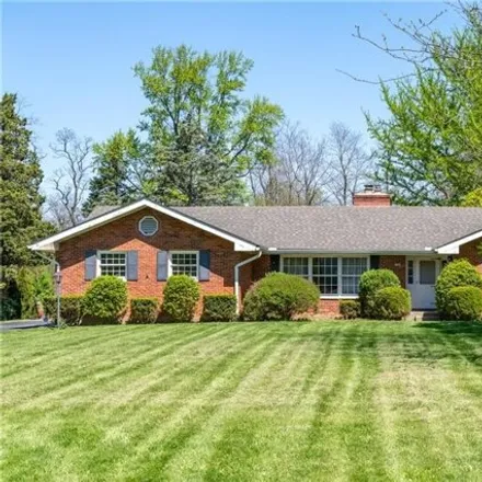 Buy this 3 bed house on 2627 Evermur Drive in Montgomery County, OH 45414