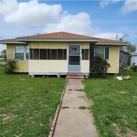 Buy this 3 bed house on 517 6th Street in Gregory, San Patricio County