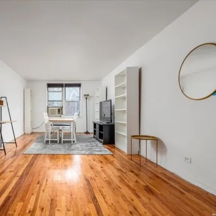 Image 3 - 67-30 Clyde Street, New York, NY 11375, USA - Apartment for sale