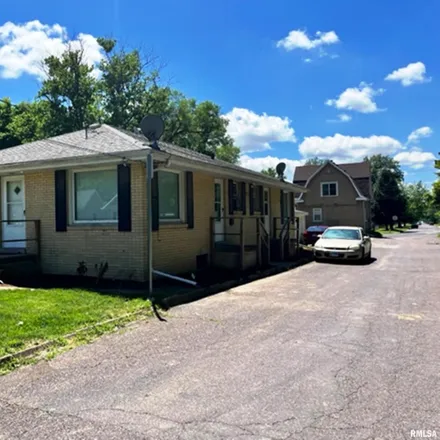 Image 2 - 2703 North Springdale Avenue, Peoria, IL 61603, USA - Duplex for sale