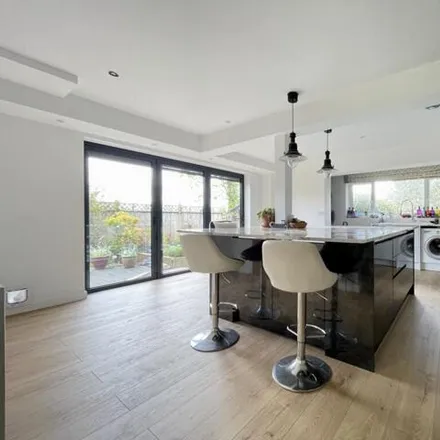 Image 3 - 44 Woodbury View, Exeter, EX2 9JQ, United Kingdom - House for sale