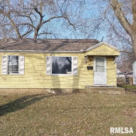 Buy this 3 bed house on 985 South Laramie Street in Peoria, IL 61605