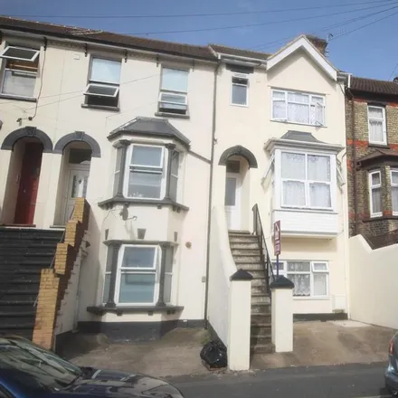 Rent this 1 bed room on Bank Street in Luton Road, Chatham