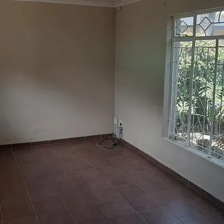 Image 2 - Matopos Road, Florida Hills, Roodepoort, 1709, South Africa - Apartment for rent