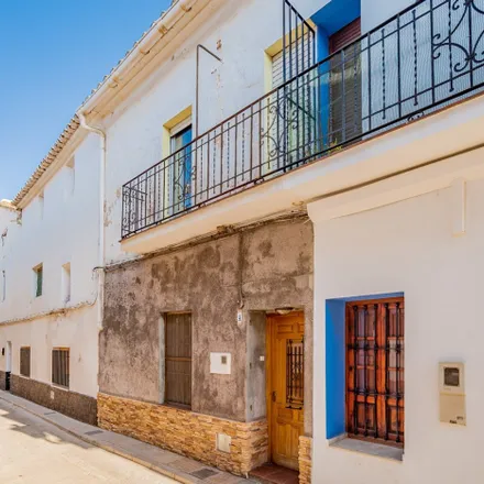 Buy this 3 bed house on Doctor Dominguez Roca