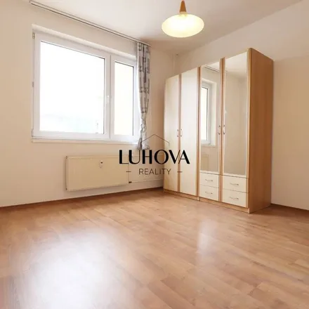 Image 1 - Střední škola služeb, obchodu a gastronomie, Hradec Králové, Velká 3, Za Kostelem, 503 41 Hradec Králové, Czechia - Apartment for rent