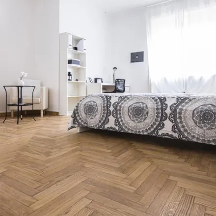 Rent this 5 bed room on Via Tito Vignoli in 20146 Milan MI, Italy