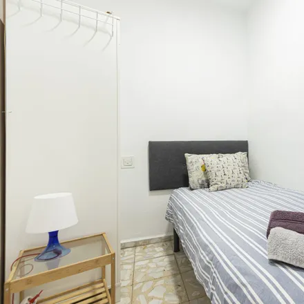 Rent this 4 bed room on Calle de Moratín in 13, 28014 Madrid