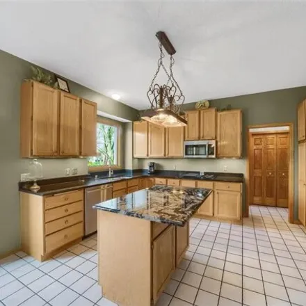 Image 7 - 12621 Dover Drive, Apple Valley, MN 55124, USA - House for sale