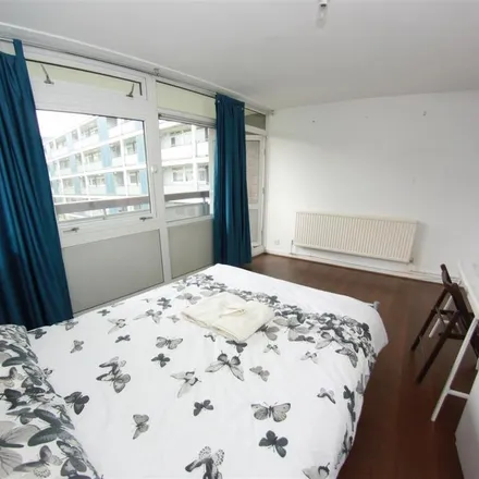 Image 5 - Norton House, Cannon Street Road, St. George in the East, London, E1 2BF, United Kingdom - House for rent