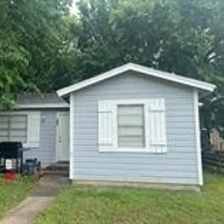 Rent this 1 bed duplex on 118 West Sears Street in Denison, TX 75021