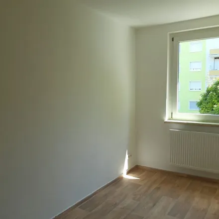 Rent this 3 bed apartment on Merseburger Straße 26 in 06242 Braunsbedra, Germany