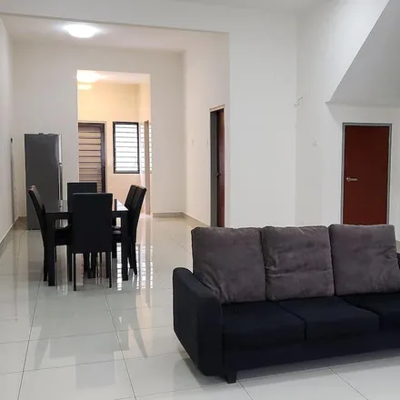 Rent this studio house on 61,62Jalan Warisan Puteri 1\/2 Kota Warisan