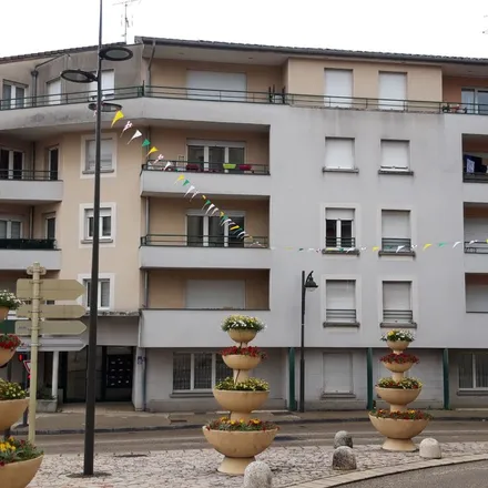 Rent this 4 bed apartment on 4 Rue d'Echallon in 01100 Oyonnax, France