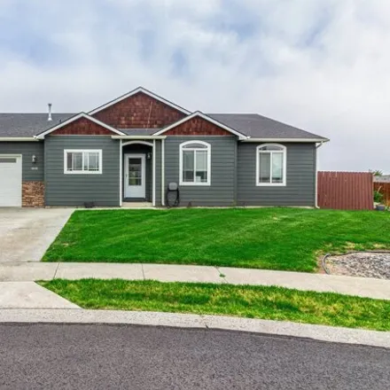 Image 1 - 1099 Southwest Larkin Lane, Hermiston, OR 97838, USA - House for sale