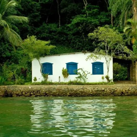 Buy this 7 bed house on Rua Raul Pompeia in Morro da Glória, Angra dos Reis - RJ