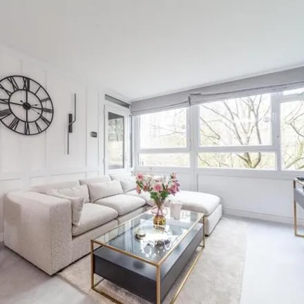 Rent this 3 bed apartment on Newman House in St George's Road, London
