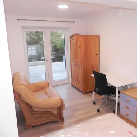 Rent this 1 bed room on 24 Hill View Crescent in Guildford, GU2 8BQ