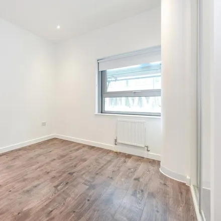 Image 3 - Delta Point, 35 Wellesley Road, London, CR0 2GY, United Kingdom - Apartment for rent