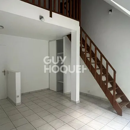Image 2 - 1 Rue du Château, 28230 Épernon, France - Apartment for rent