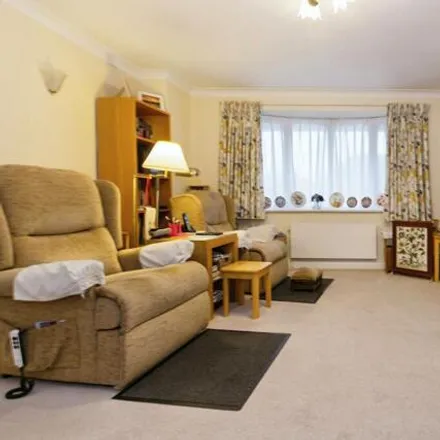 Image 4 - Deerhurst Court, Elmdon Heath, B91 3BY, United Kingdom - Apartment for sale