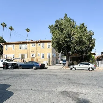 Buy this 12 bed house on 946 Fedora Street in Los Angeles, CA 90006
