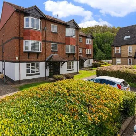 Buy this 1 bed apartment on Heatherbank Close in Wansunt, London