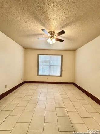 Image 6 - 5854 Shadow Glen, San Antonio, TX 78240, USA - Apartment for rent