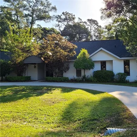 Rent this 3 bed house on 725 Southeast 46th Court in Ocala, FL 34471