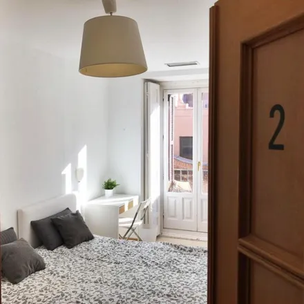 Rent this 2 bed room on Madrid in Calle de Bordadores, 7